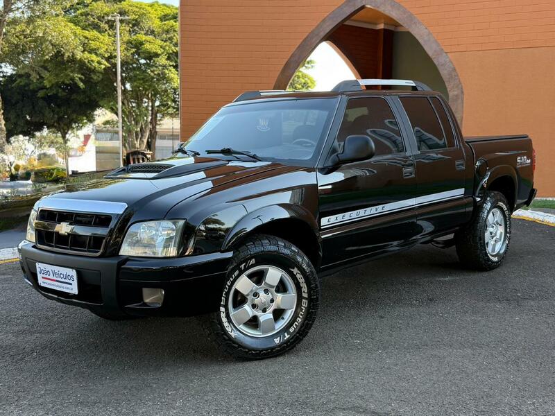 S10 2.8 EXECUTIVE 4X4 CD TB